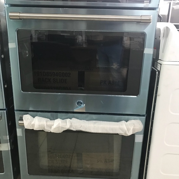 GE Cafe Series Double Convection Wall Oven - Picture 2 of 8